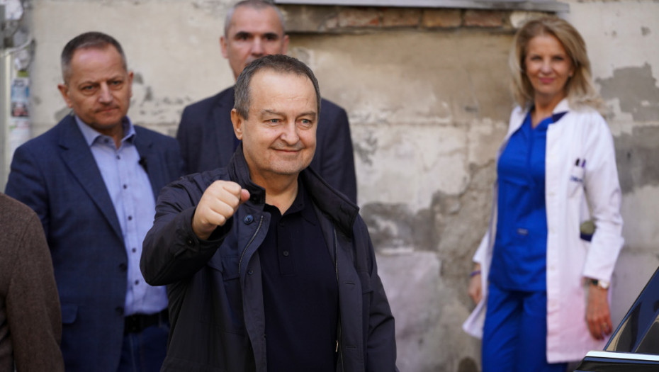 Prve reči Ivice Dačića po napuštanju bolnice: Čuvajte svoje zdravlje, živela Srbija