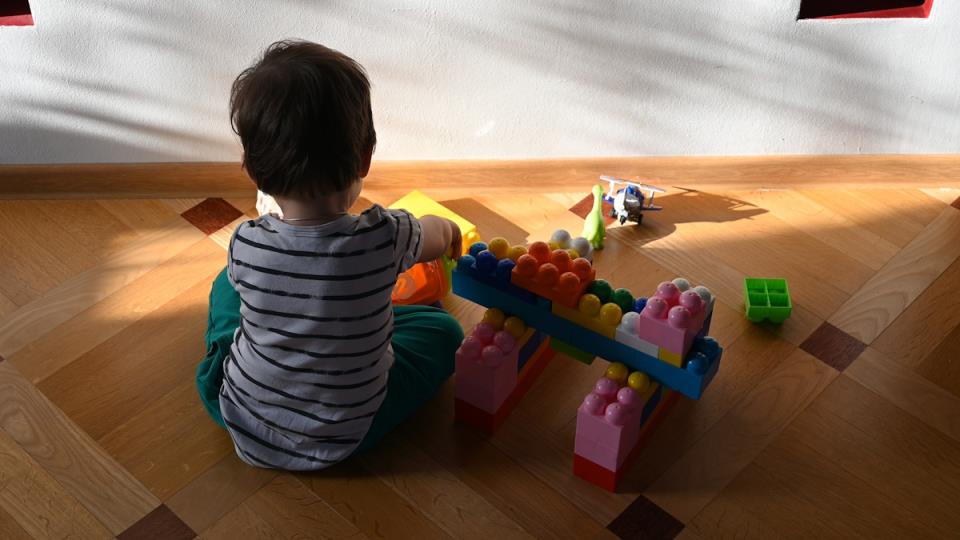 Zašto roditelji ne vole da se igraju sa decom? Mama i sociološkinja objasnila, pa dala savet šta umesto toga